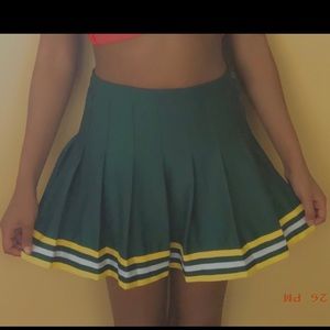 Green with yellow and white cheer skirt 💚💛💫